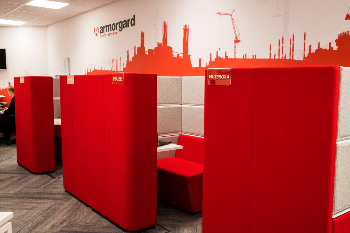 Phone box en open space